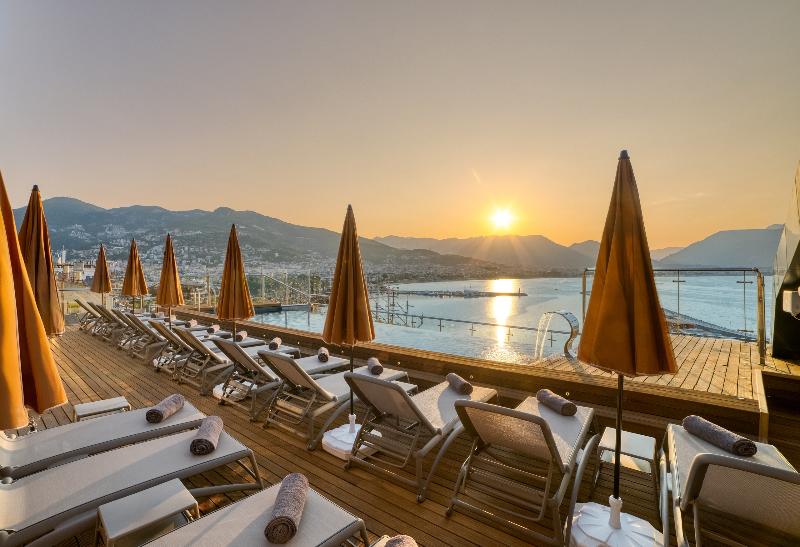 Numa Port Hotel - Havuz