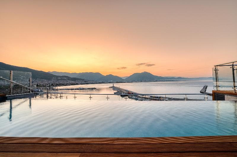 Numa Port Hotel - Havuz