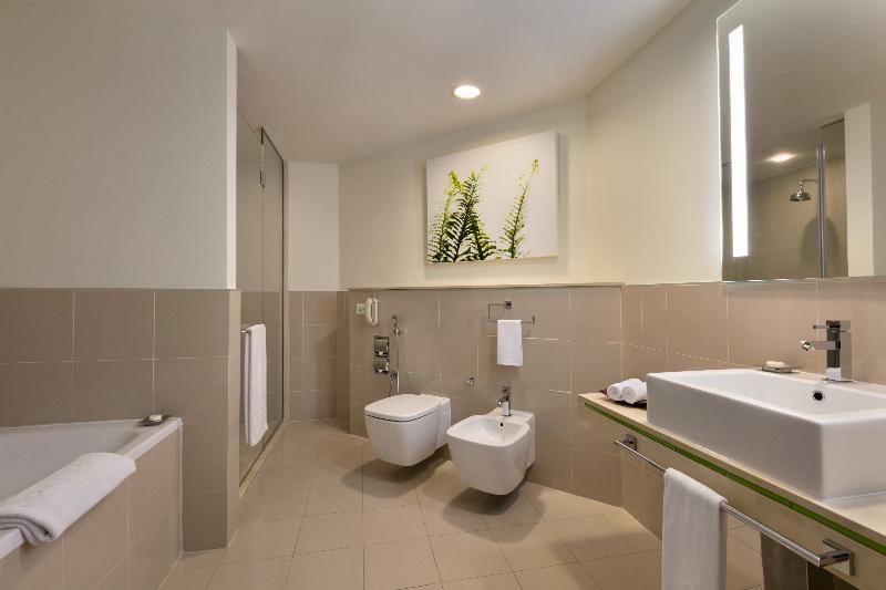 Traders Hotel, Qaryat Al Beri, Abu Dhab - Oda