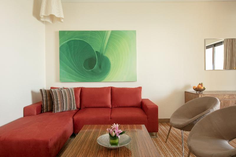 Traders Hotel, Qaryat Al Beri, Abu Dhab - Oda
