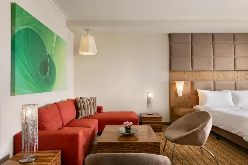 Traders Hotel, Qaryat Al Beri, Abu Dhab - Oda