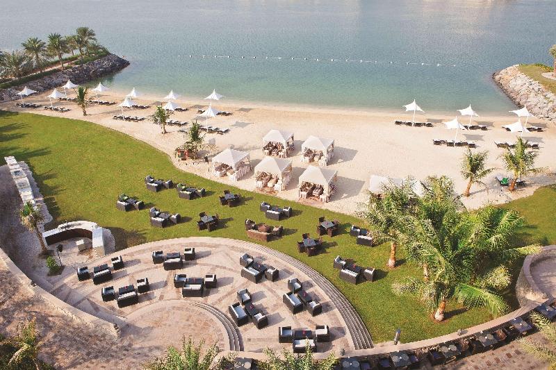 Traders Hotel, Qaryat Al Beri, Abu Dhab - Plaj