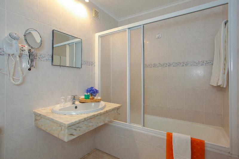 Barracuda Aparthotel - Oda