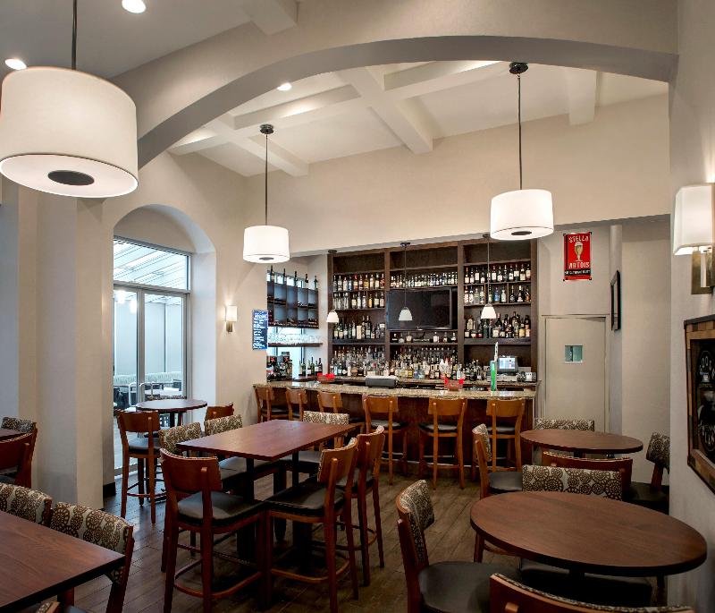 Holiday Inn Manhattan 6th Ave - Chelsea - Bar
