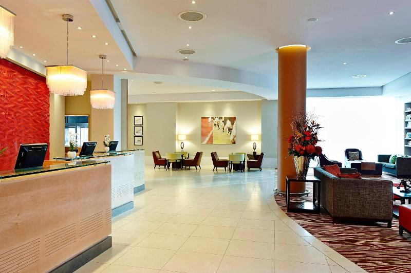 Radisson RED London Twickenham - Lobi