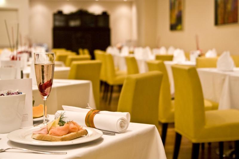 Pakat Suites Hotel - Restoran