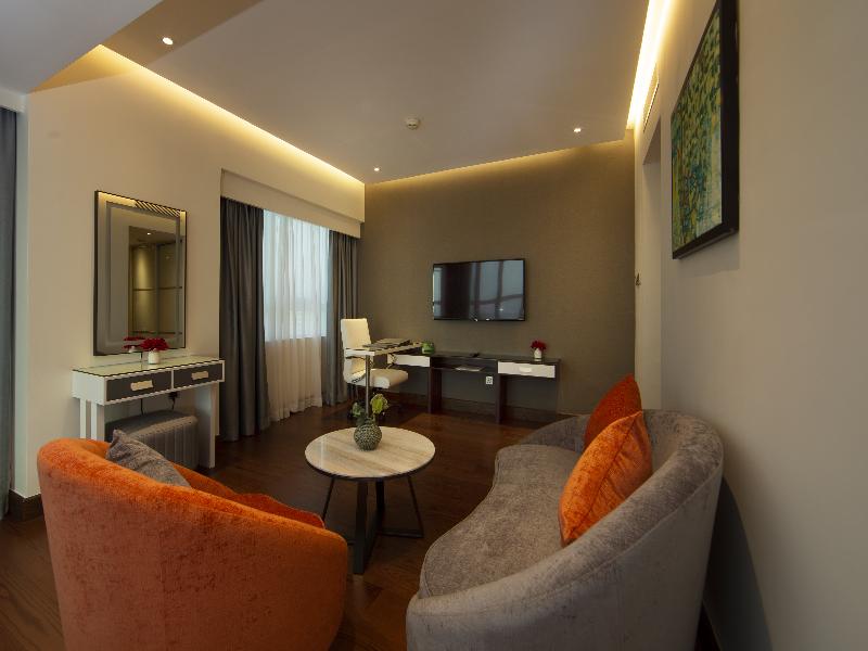 Number One Tower Suites - Oda