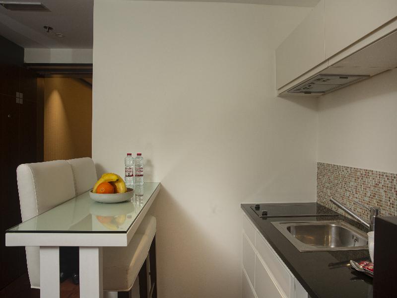 Number One Tower Suites - Oda