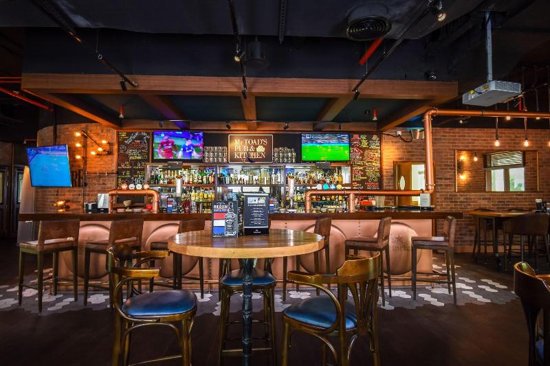 Premier Inn Dubai Investments Park - Bar