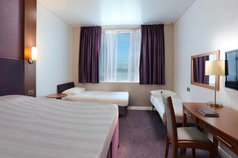 Premier Inn Dubai Investments Park - Oda