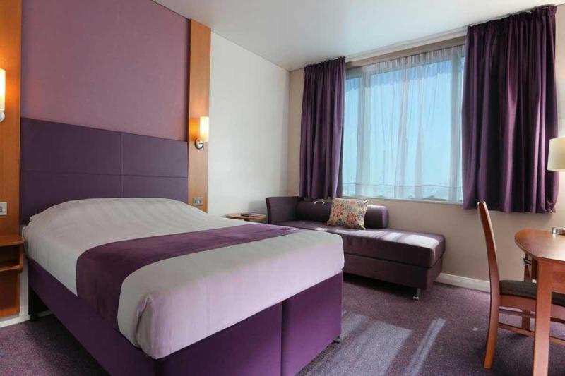 Premier Inn Dubai Investments Park - Oda