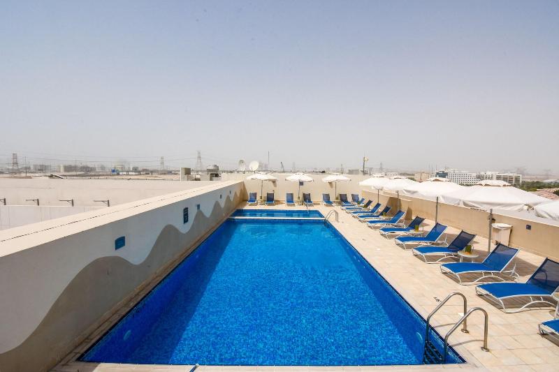 Premier Inn Dubai Investments Park - Havuz