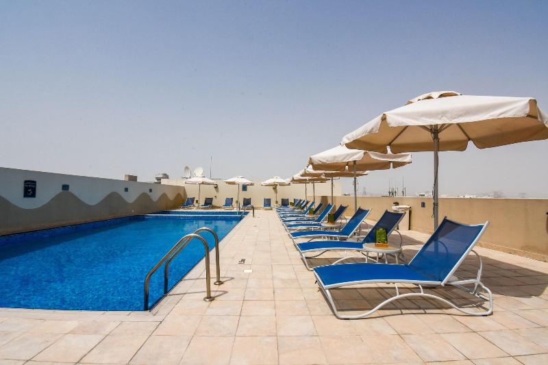 Premier Inn Dubai Investments Park - Havuz