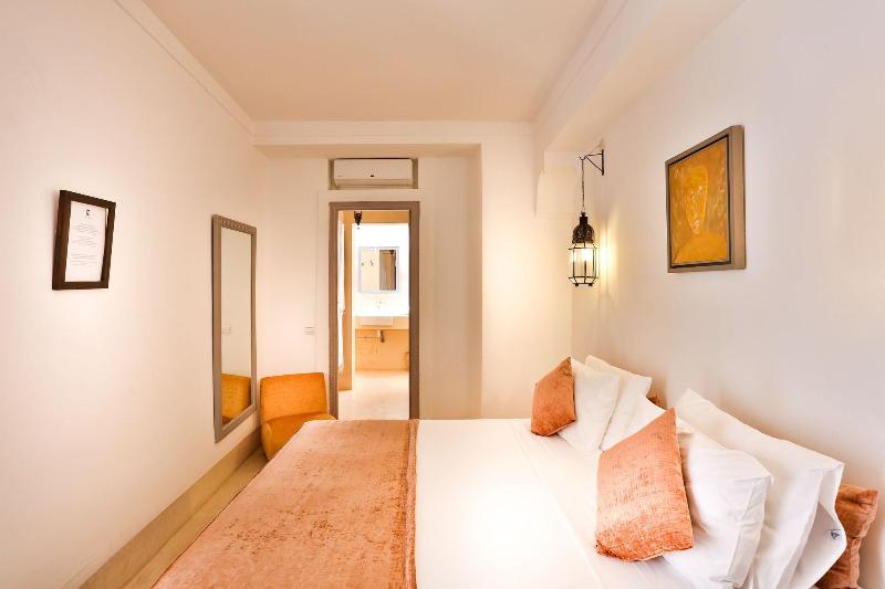 Riad Al Jazira - Oda
