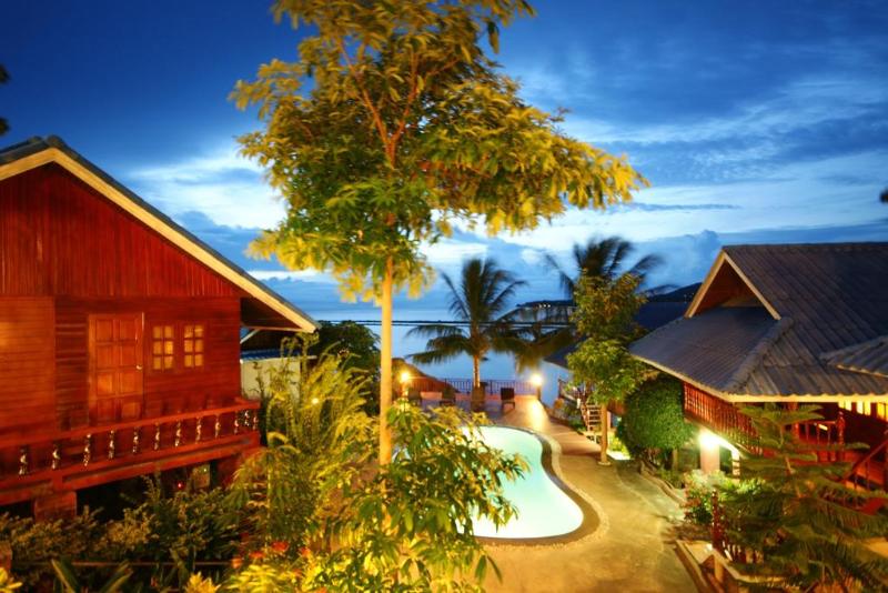 Tharathip Resort - Havuz
