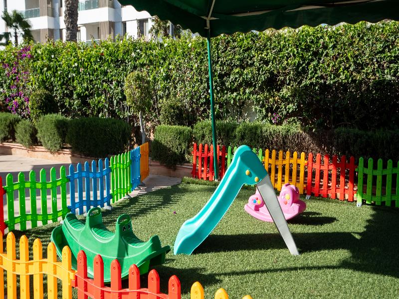 Intouriste Hôtel & Suites - Lobi