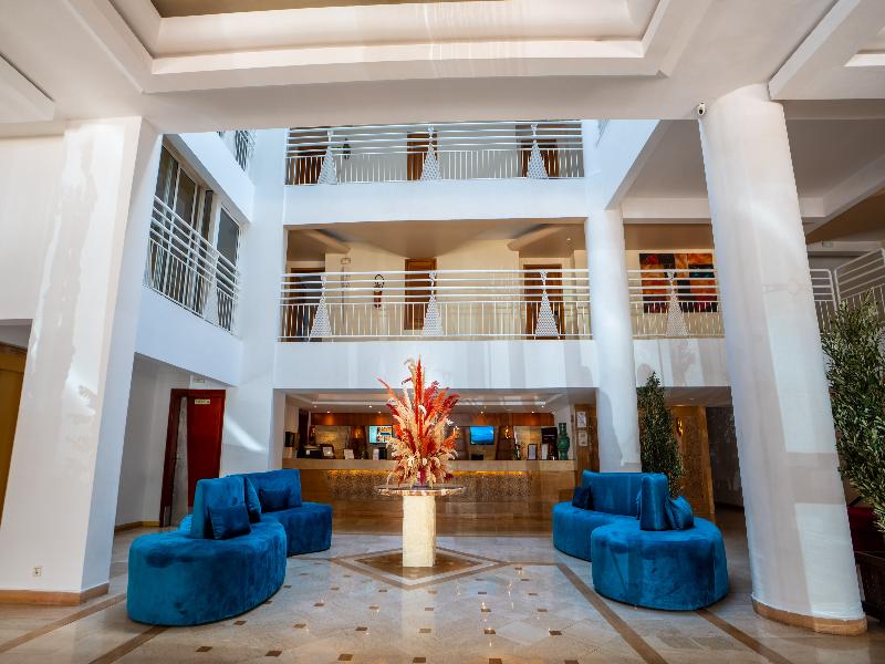 Intouriste Hôtel & Suites - Lobi