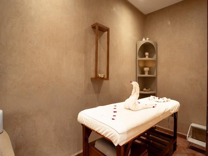 Intouriste Hôtel & Suites - Lobi
