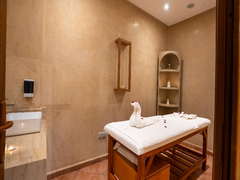 Intouriste Hôtel & Suites - Lobi