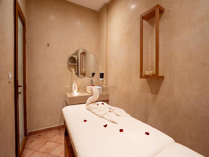 Intouriste Hôtel & Suites - Lobi