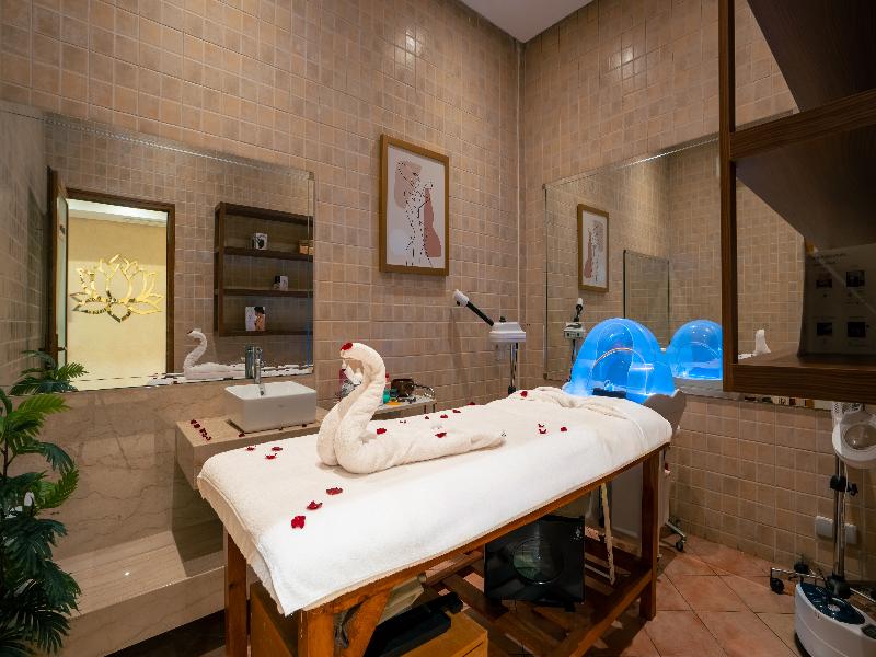 Intouriste Hôtel & Suites - Lobi