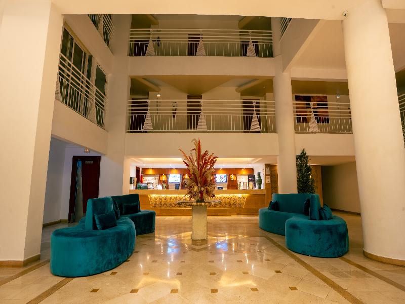 Intouriste Hôtel & Suites - Lobi