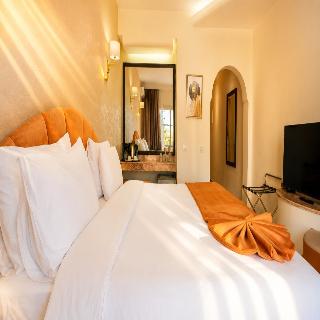 Intouriste Hôtel & Suites