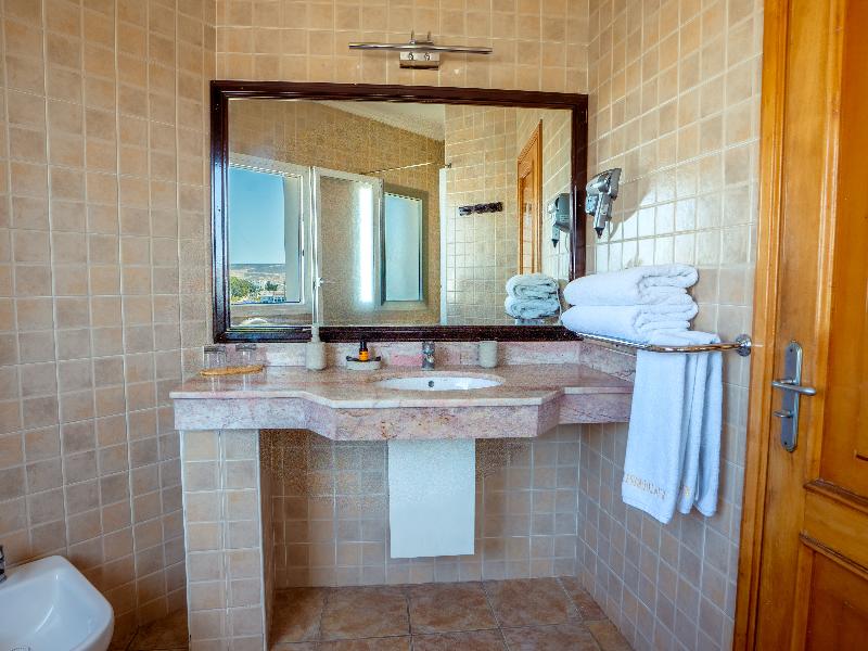 Intouriste Hôtel & Suites - Genel