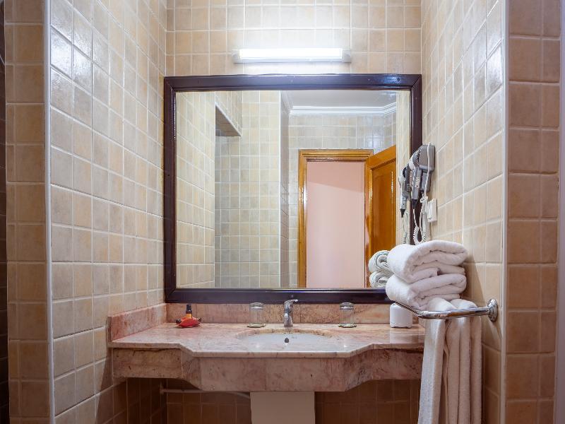 Intouriste Hôtel & Suites - Oda