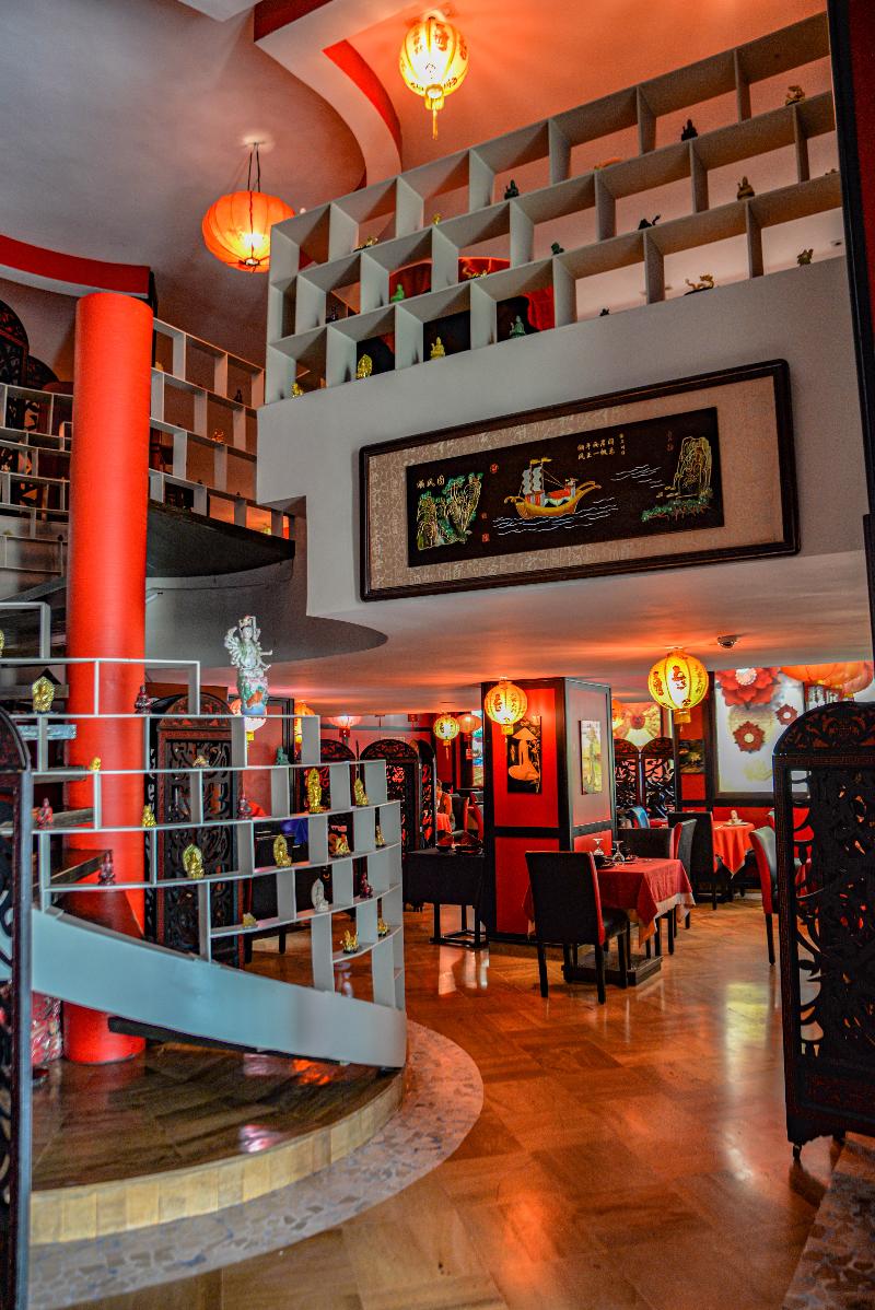 Intouriste Hôtel & Suites - Restoran