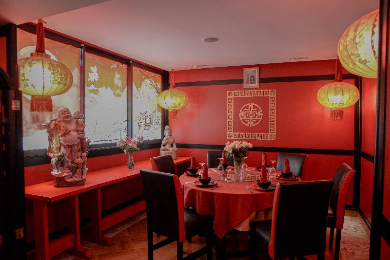 Intouriste Hôtel & Suites - Restoran