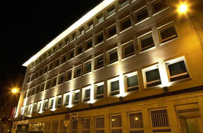 Infanta Mercedes - Genel