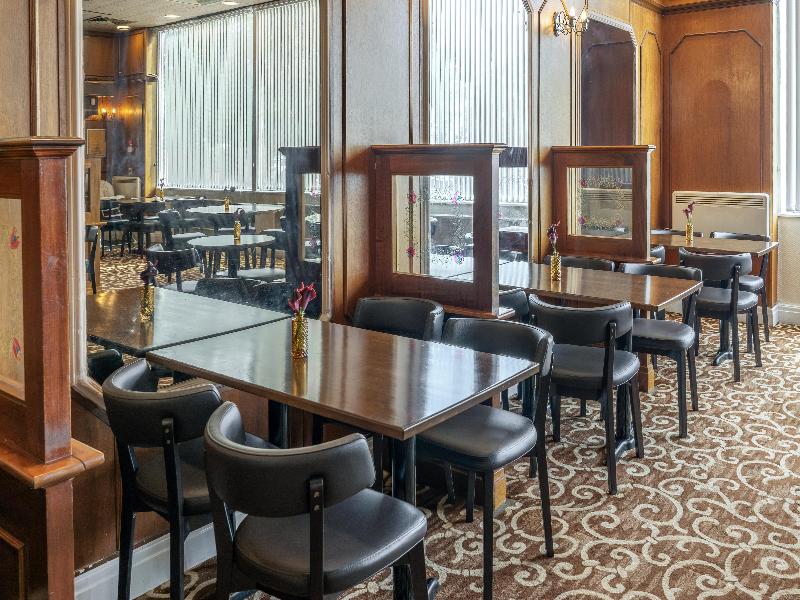 Russ Hill Hotel - Bar