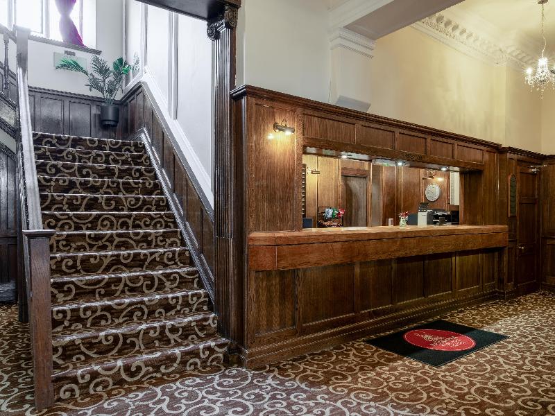Russ Hill Hotel - Lobi