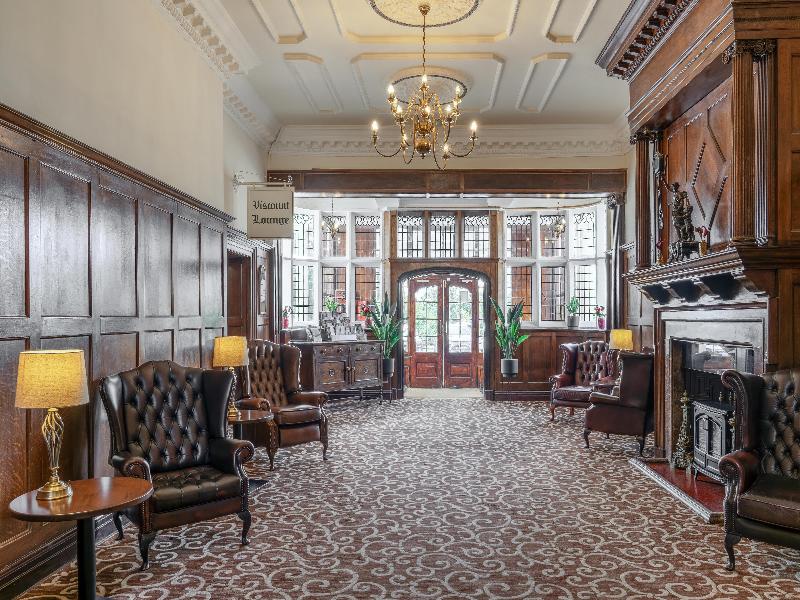 Russ Hill Hotel - Lobi
