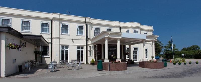 Russ Hill Hotel - Genel