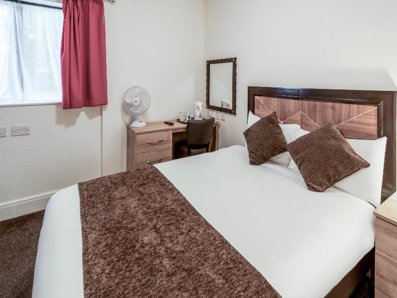 Russ Hill Hotel - Oda