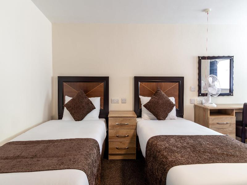 Russ Hill Hotel - Oda