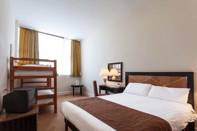 Russ Hill Hotel - Oda