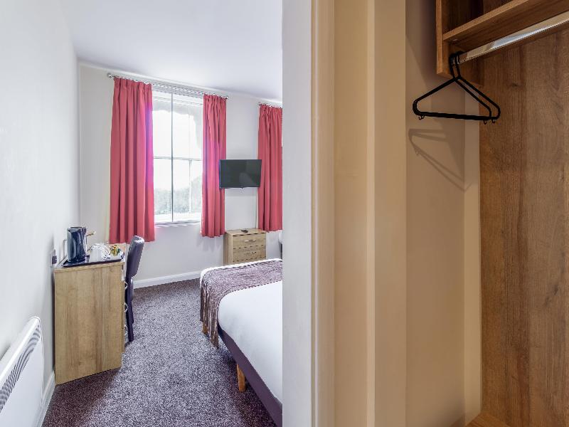 Russ Hill Hotel - Oda