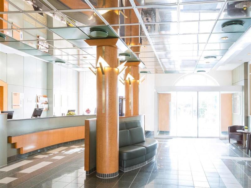 Victor`s Residenz-Hotel Gera - Lobi