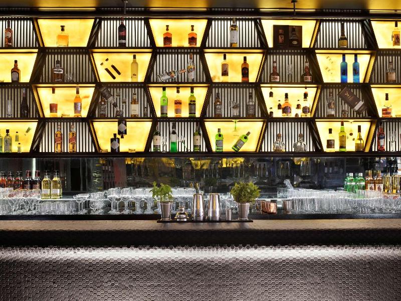 Mövenpick Hotel Jumeirah Beach - Bar