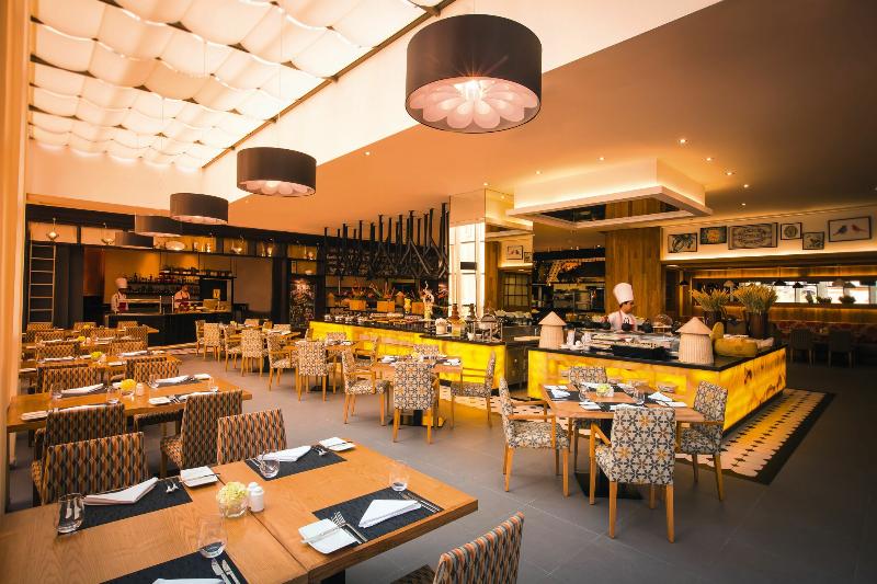 Mövenpick Hotel Jumeirah Beach - Restoran