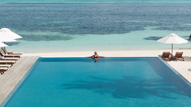 Lux South Ari Atoll - Havuz