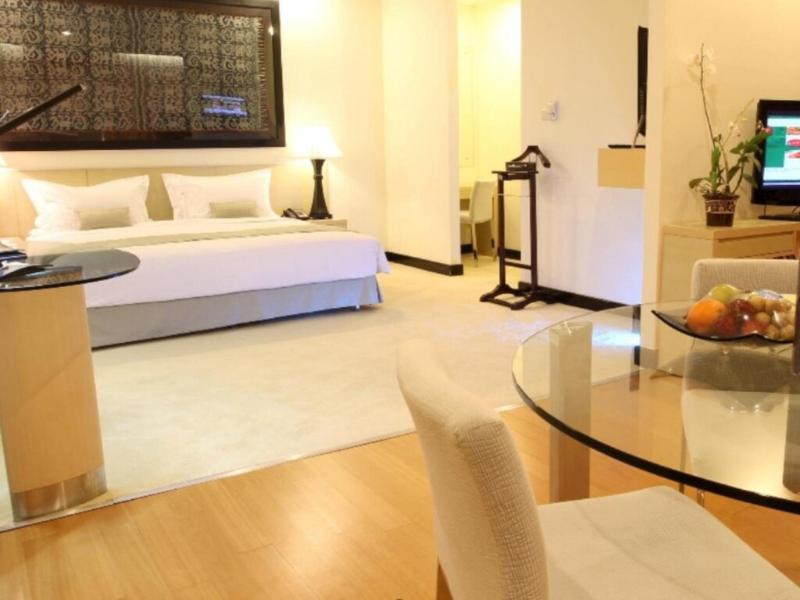Sintesa Peninsula Hotel Manado - Oda