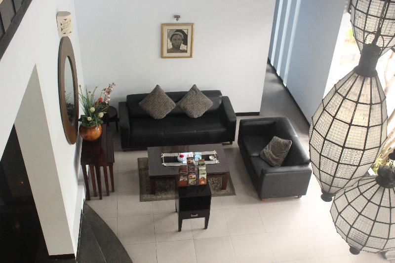 The Radiant Hotel - Lobi