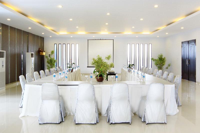 The Radiant Hotel - Toplantı