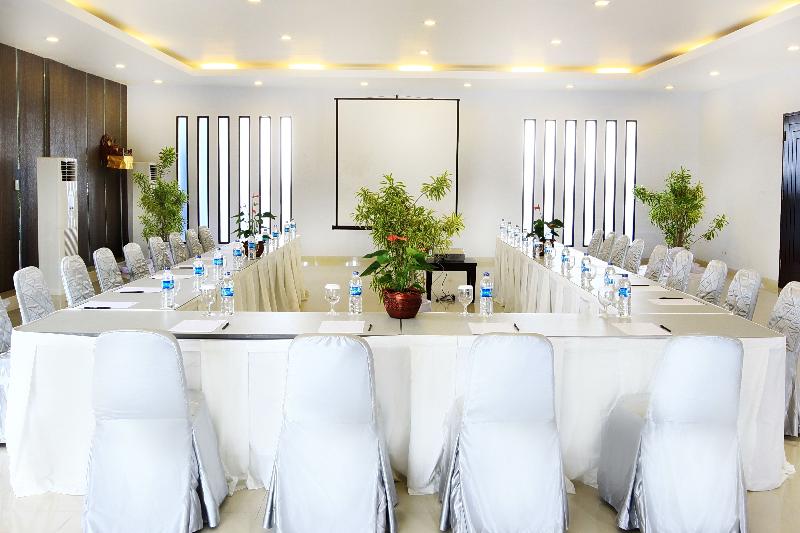 The Radiant Hotel - Toplantı