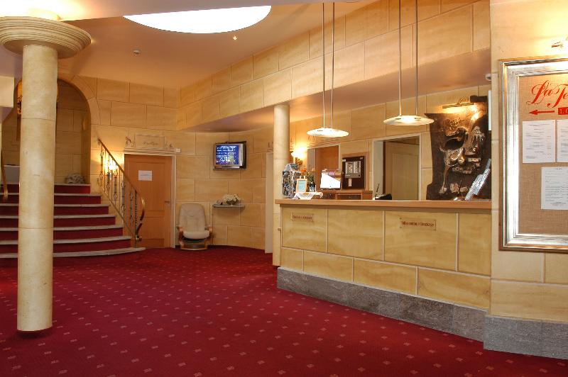 Turmhotel Victoria - Lobi