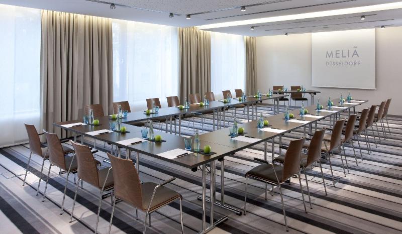 Meliá Düsseldorf - Genel